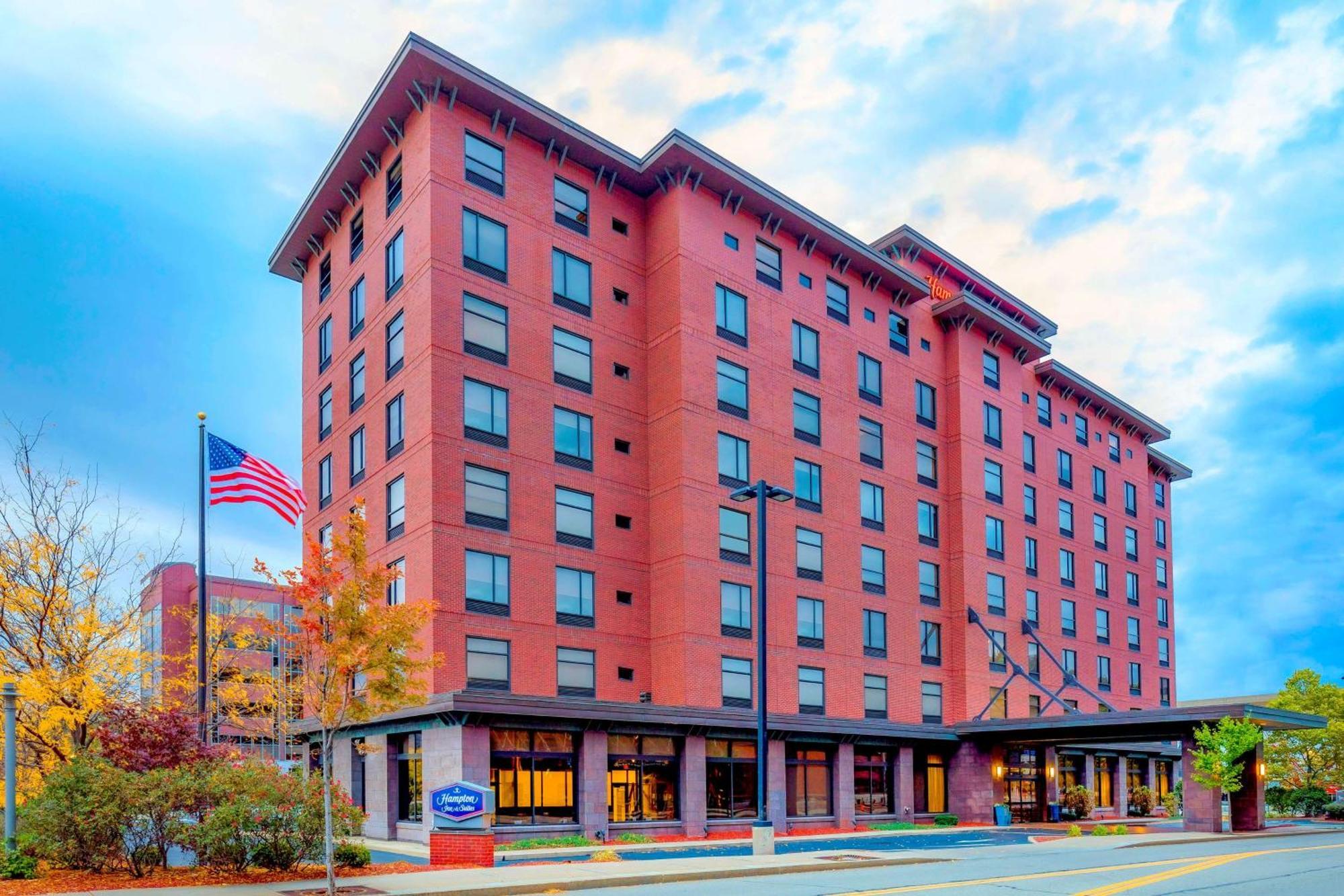Hampton Inn & Suites Pittsburgh Downtown מראה חיצוני תמונה